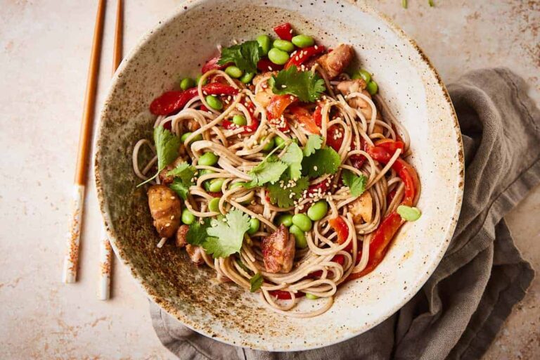 Noodle salad with chicken