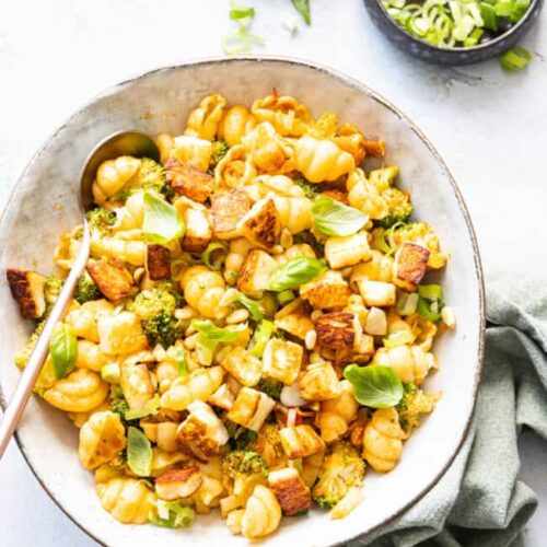 halloumi pasta salad