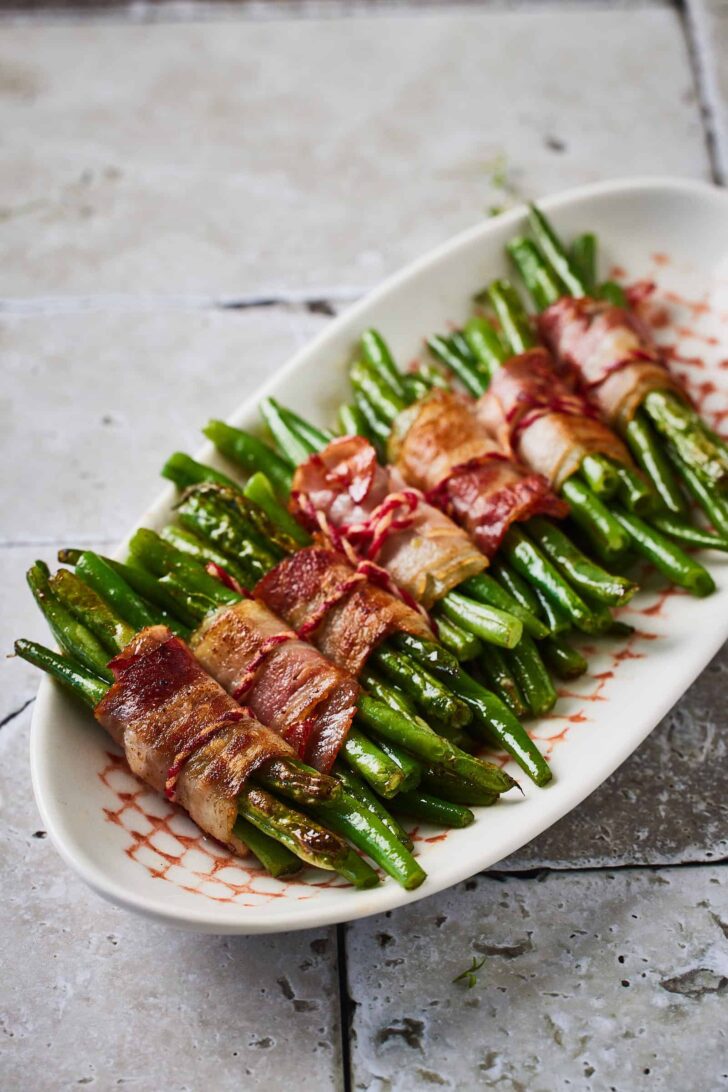 Grilled green beans with bacon