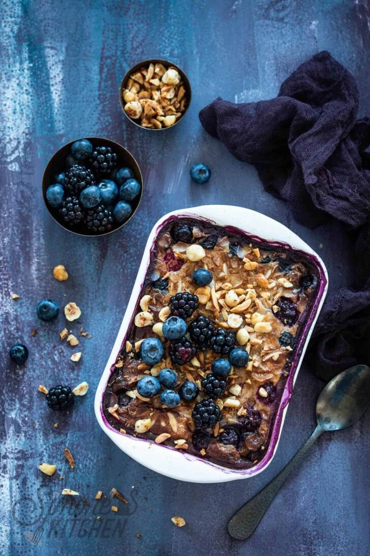 almond crumble recipe with blackberries