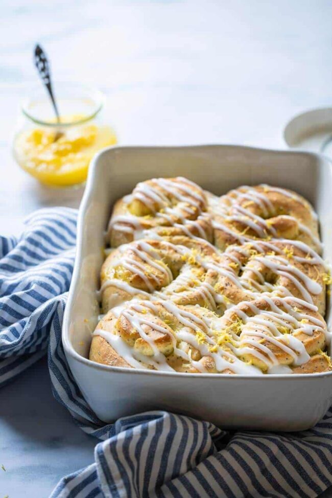 Lemon curd buns