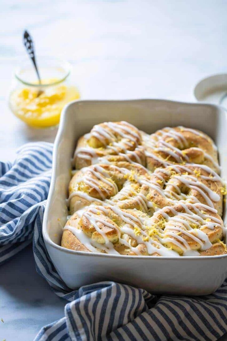 Lemon curd buns