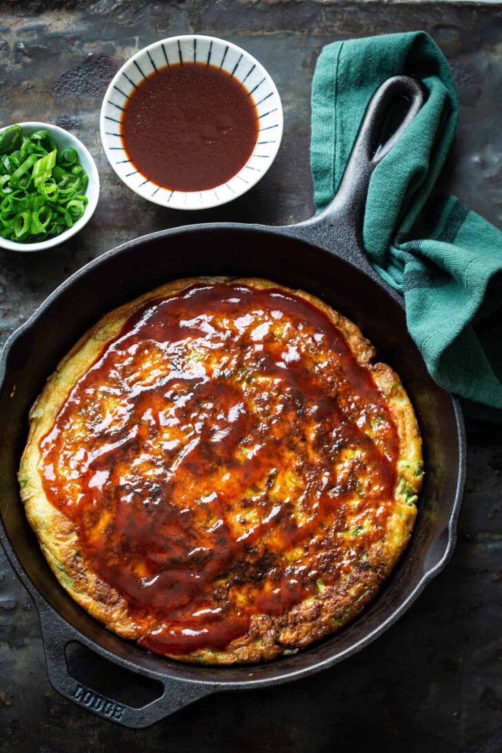 Topping the okonomiyaki