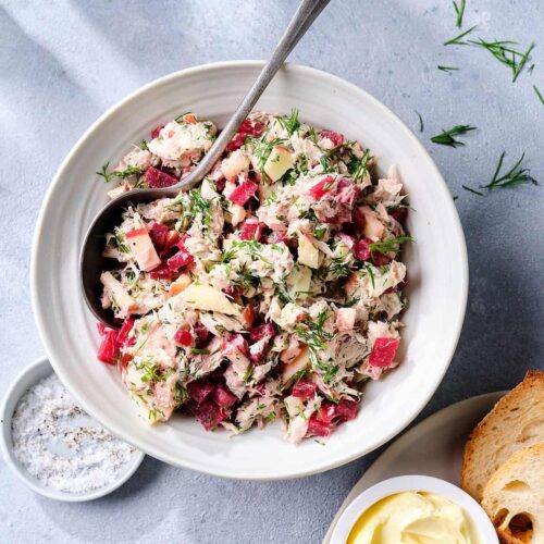 Mackerel salad with beet