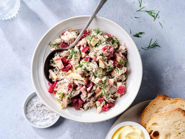 Mackerel salad with beet