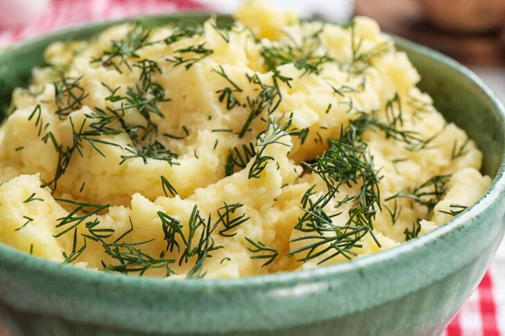 Mashed potatoes with dill