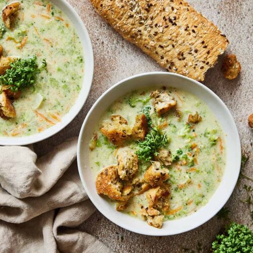 Broccoli soup with cheese