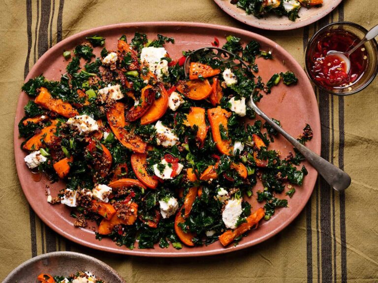 Kale salad with pumpkin