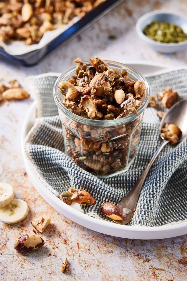 Banana granola