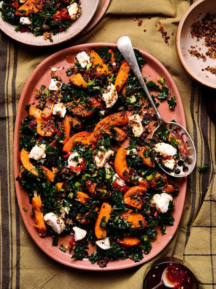 Kale salad with pumpkin