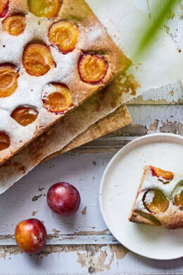 Plum sheet cake with plates